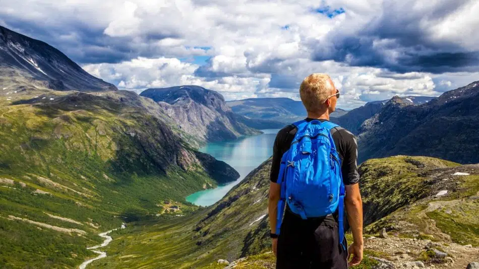 Comment choisir son sac à dos à roulettes de voyage ?